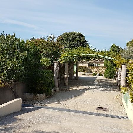 Les Jardins De Fontanille Saint-Remy-de-Provence Luaran gambar