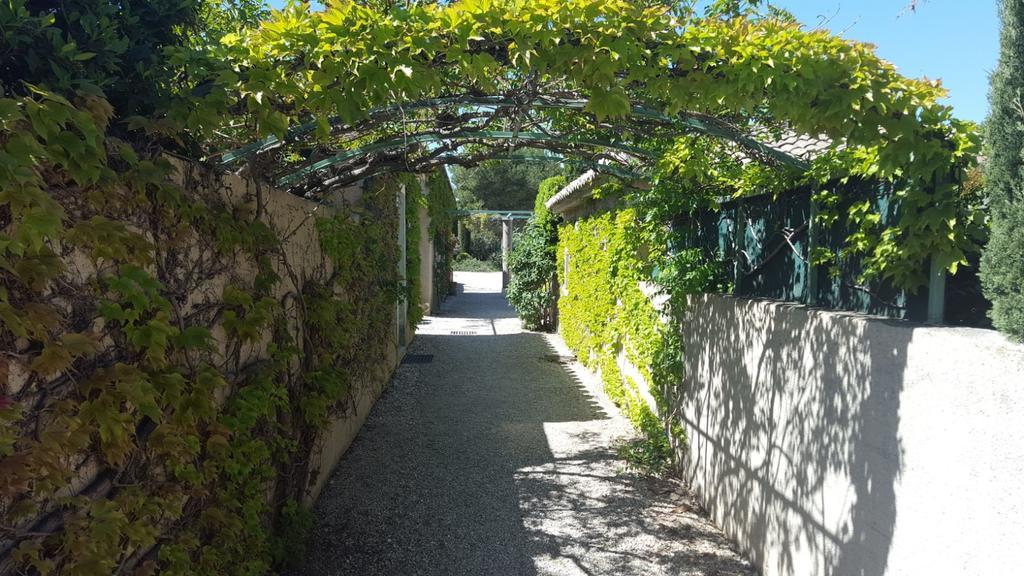 Les Jardins De Fontanille Saint-Remy-de-Provence Luaran gambar